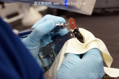 一探Vertu總部究竟：最奢侈的手機(jī)是怎么造出來(lái)的？