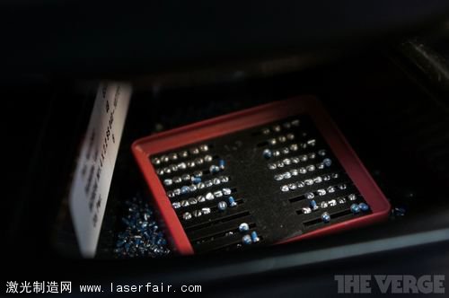 一探Vertu總部究竟：最奢侈的手機(jī)是怎么造出來(lái)的？