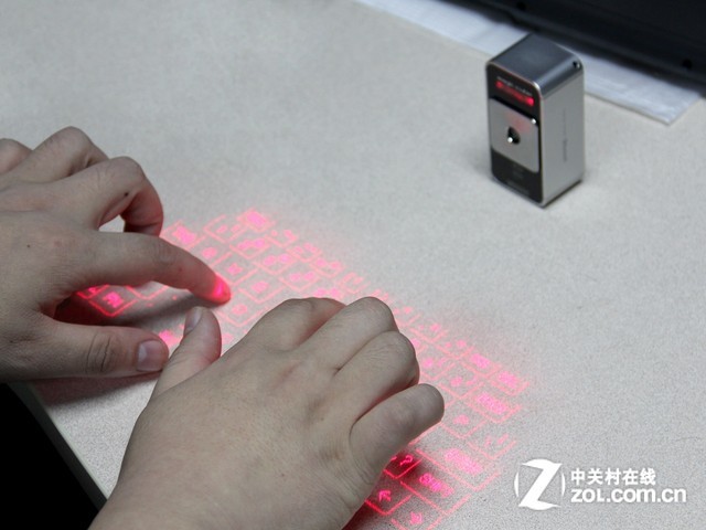 科技照亮生活 虛擬激光鍵盤的前世今生 別用太平洋的圖，，換成ZOL的吧 